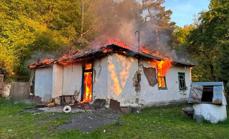 У Сарненському районі горіли два будинки: причини з’ясовують