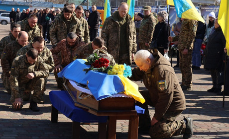 У Сарнах попрощалися із захисником Василем Бурлаковим