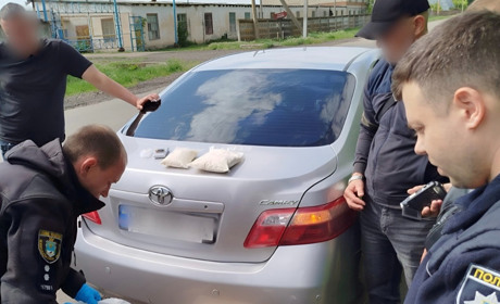 У Первомайську завершили розслідування щодо торгівців психотропами: на черзі суд