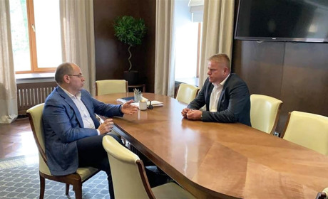 Врятувати лікарню у Вараші: народний депутат зустрівся з міністром охорони здоров'я