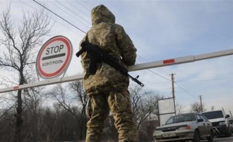 З тимчасово окупованих територій через Василівку нікого не випускають та не впускають