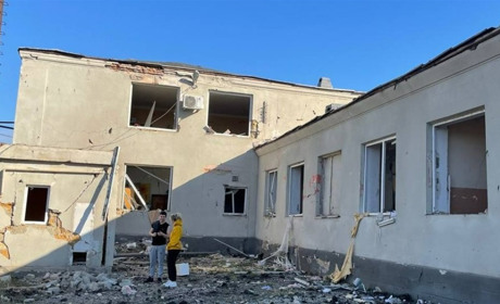 Відео: ворог знищує мирне село Дачне, що на Одещині. Серед постраждалих 5-місячна дитина