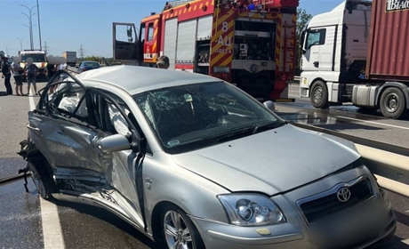 ДТП за участю чотирьох авто на клеверному мосту біля Одеси: рух ускладнений, травмувалась дитина