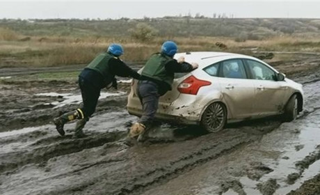 Окупанти не випускають людей через Василівку вже 10 днів