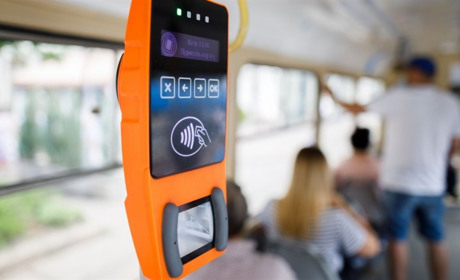 У звягельських автобусах планують замінити звичайний квиток на електронний: деталі