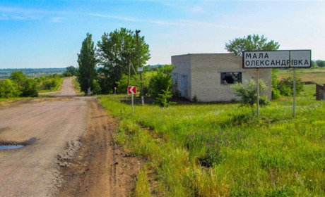 За 100 гривень порізав ножем