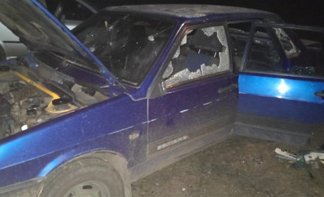 У Марківці чоловік вкрав та знівечив машину свого сусіда. Поліція затримала порушника закону