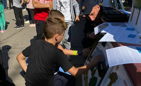 Знання — запорука безпеки: фахівці ДСНС навчали дітей безпеки життєдіяльності