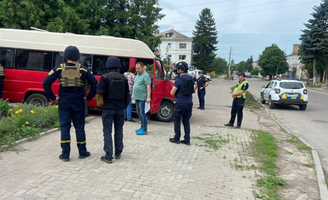 Евакуація з Білопілля триває: люди виїжджають у більш безпечні місця