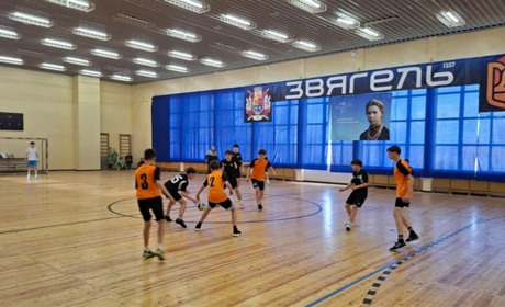 "Пліч-о-пліч": у Звягелі визначили кращі шкільні гандбольні команди району