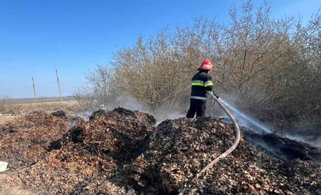 Через необережність із вогнем у Сатанові спалахнуло сміттєзвалище