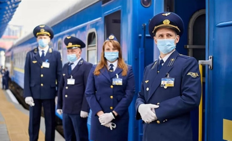 Макушка лета: какие еще поезда добавились через станцию «Мелитополь»? 