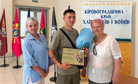 Ветеран із Дмитрівської громади Максим Окунєв отримав сертифікат на придбання житла