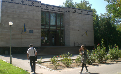 610 справ на одного суддю