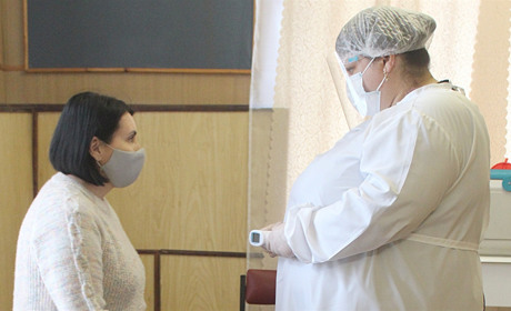 Вакцинація від СОVІD-19 триває. Як почуваються ті, хто щепилися першими? (ВІДЕО)