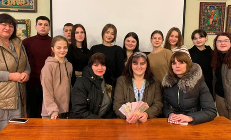 Члени міської ради дітей Переяслава під час вистави зібрали 5000 гривень для команди "Нескорені"