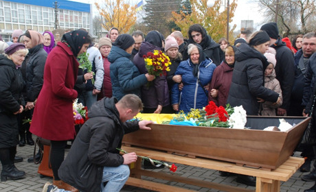 Під час евакуації поранених, попав під обстріл. Герою назавжди 21 рік