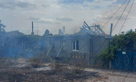 Окупанти за добу обстріляли Козацьке близько 40 разів