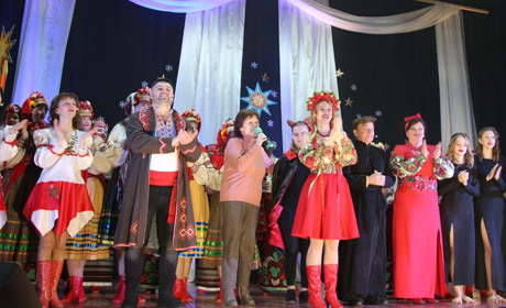 «Буде тобі, враже!» У Старокостянтинові вдруге показали музичну виставу «Різдвяна ніч»