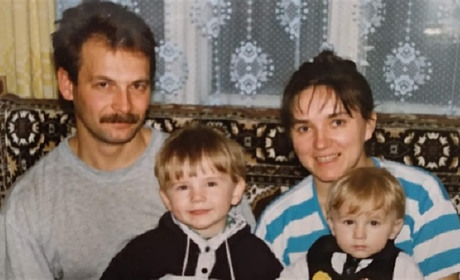 Вдова загиблого Героя Олега Барни: «Під першу купіль первісткові ми поклали стосик книжок»