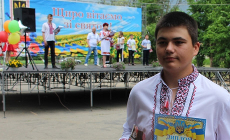 С подарками, концертом и фейерверком состоялось празднование дня защиты детей в Семеновской ОТГ