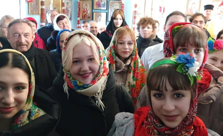 «Різдво для нескорених», або Як у Первомайську гуртувалися творчі задля допомоги ЗСУ