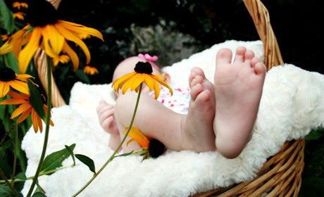 У Сватівському пологовому будинку почали видавати «бебі-бокси»