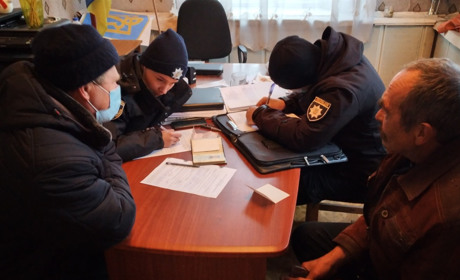 У Самарському власник олійниці залишив людей без насіння, без олії та продав олійницю