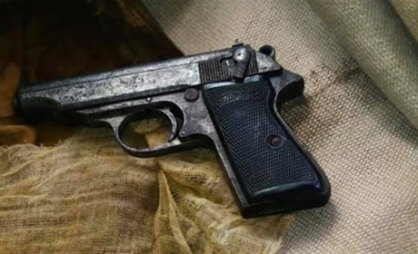 У Гірському поліція виявила у чоловіка пістолет з патронами