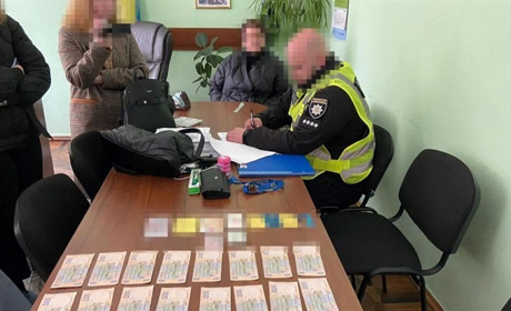 Чиновник Хмельницької ОДА за отримання хабара відбувся лише штрафом