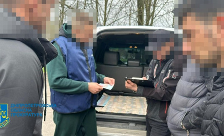 У Жовтих Водах під час спроби надання хабаря поліцейському затримали одного з "чорних" лісорубів