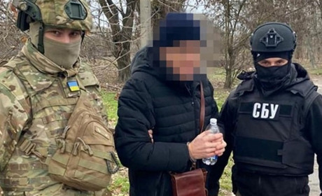 У Херсоні затримали рекламника, який розробляв для окупантів пропагандистські матеріали
