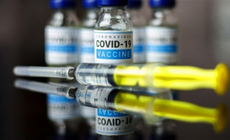 На Дніпропетровщині розпочали вакцинувати від COVID-19 додатковою третьою дозою