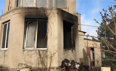 Під час пожежі у Кошарах загинула 70-річна жінка (ФОТО)