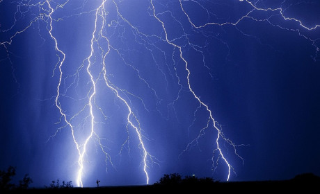 «Стальные трубы батута погнуло, как бумагу»: в городе и области – пожары и ливни с грозами