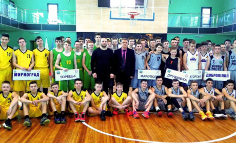 Торецкие баскетболисты стали третьими на Чемпионате области в Доброполье