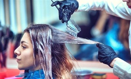 Пофарбувала волосся і дивом залишилася живою