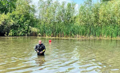 У Біляївці на Дитячому пляжі водолази обстежили і розчистили дно: до відпочивальників є прохання