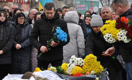 У Сарнах попрощались із військовим командиром Віталієм Трофимчуком