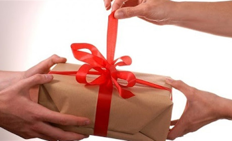 Замість традиційної зустрічі: одна з шкіл міста приготувала своїм випускникам сюрприз