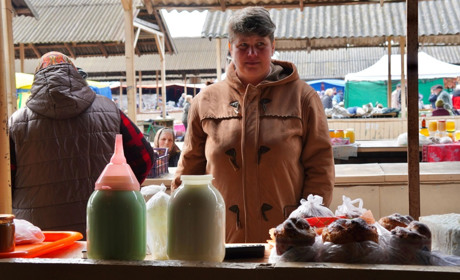 "Скоро вже буде Пасха": скільки на базарі у Переяславі коштували продукти до Великодня?