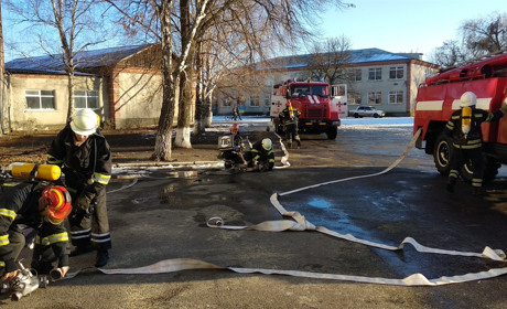 Слідами Одеської трагедії: у Сватовому пройшли навчання з евакуації дітей і гасіння пожежі у школі