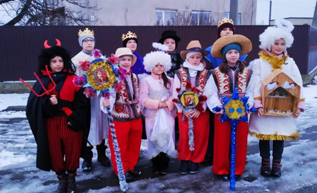 Сім’ї з Володимирця зробили на Різдво маленький вертеп та дідух. Це давні традиції християн