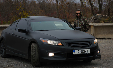 «На блокпостах до мене звертаються по імені. Було незвично»: сватівчанин їздить на іменних номерах