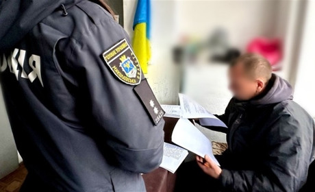 Торгував зброєю: у Первомайську поліціянти затримали чоловіка, який продавав бойові гранати