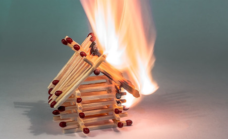 У Сватовому і районі сталися пожежі у трьох будинках: що горіло