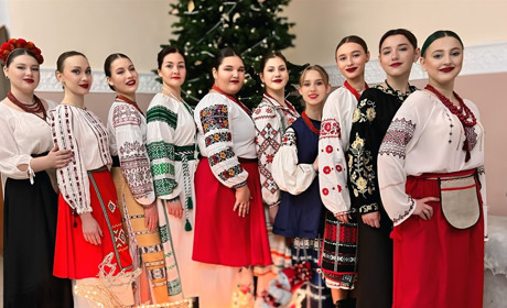 Традиційні та авторські колядки і щедрівки звучали в Переяславі на фестивалі "Різдвяна зоря" ФОТО