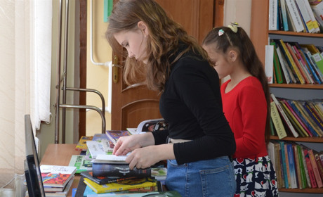 Як заспокійливе: біляївцям радять більше читати книжок і ходити до бібліотеки. Там завезли новинки