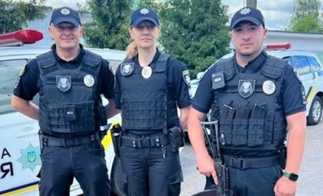 У Сарнах патрульні врятували чоловіка від самогубства