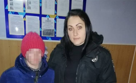 Полицейские вернули домой ребенка из Золотого 